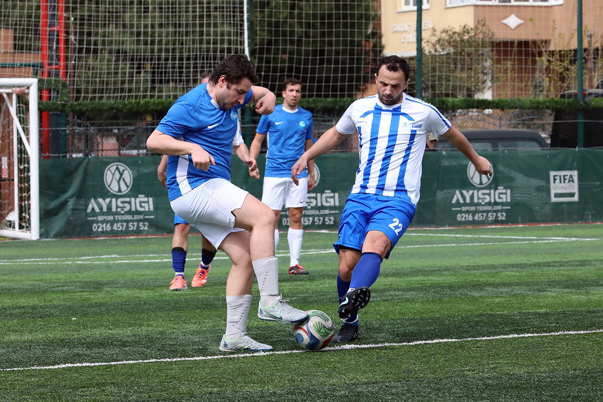 Spor İstanbul Liderliği Bırakmadı